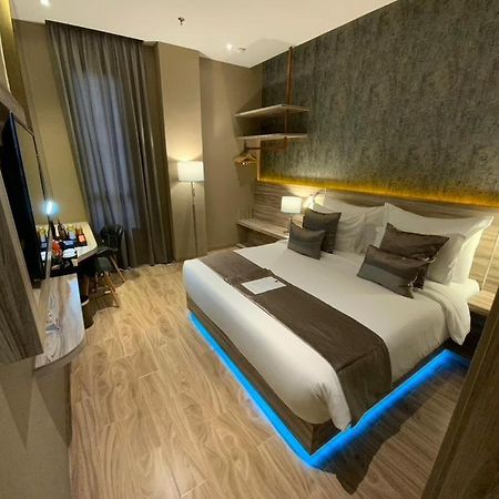De Paris Hotel Медан Экстерьер фото