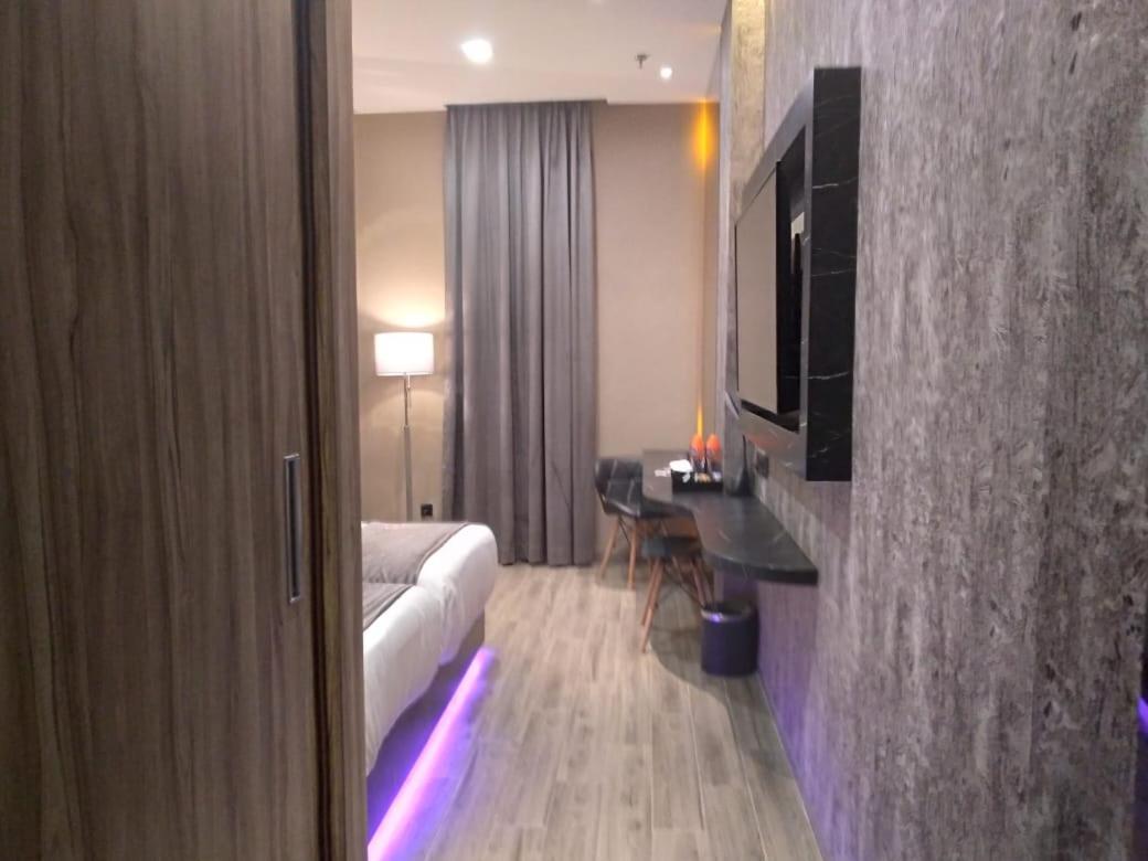De Paris Hotel Медан Экстерьер фото
