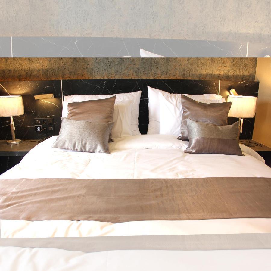 De Paris Hotel Медан Экстерьер фото
