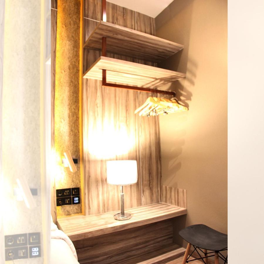 De Paris Hotel Медан Экстерьер фото