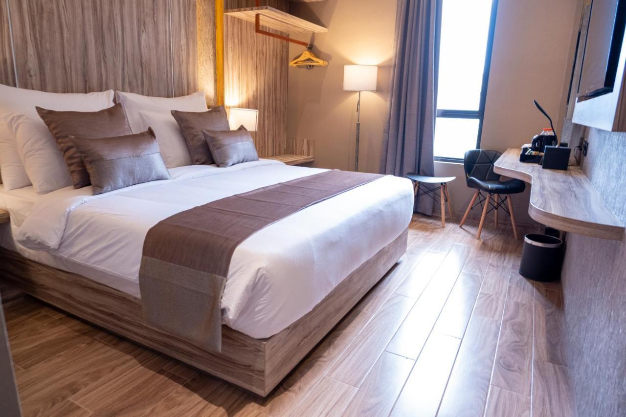De Paris Hotel Медан Экстерьер фото