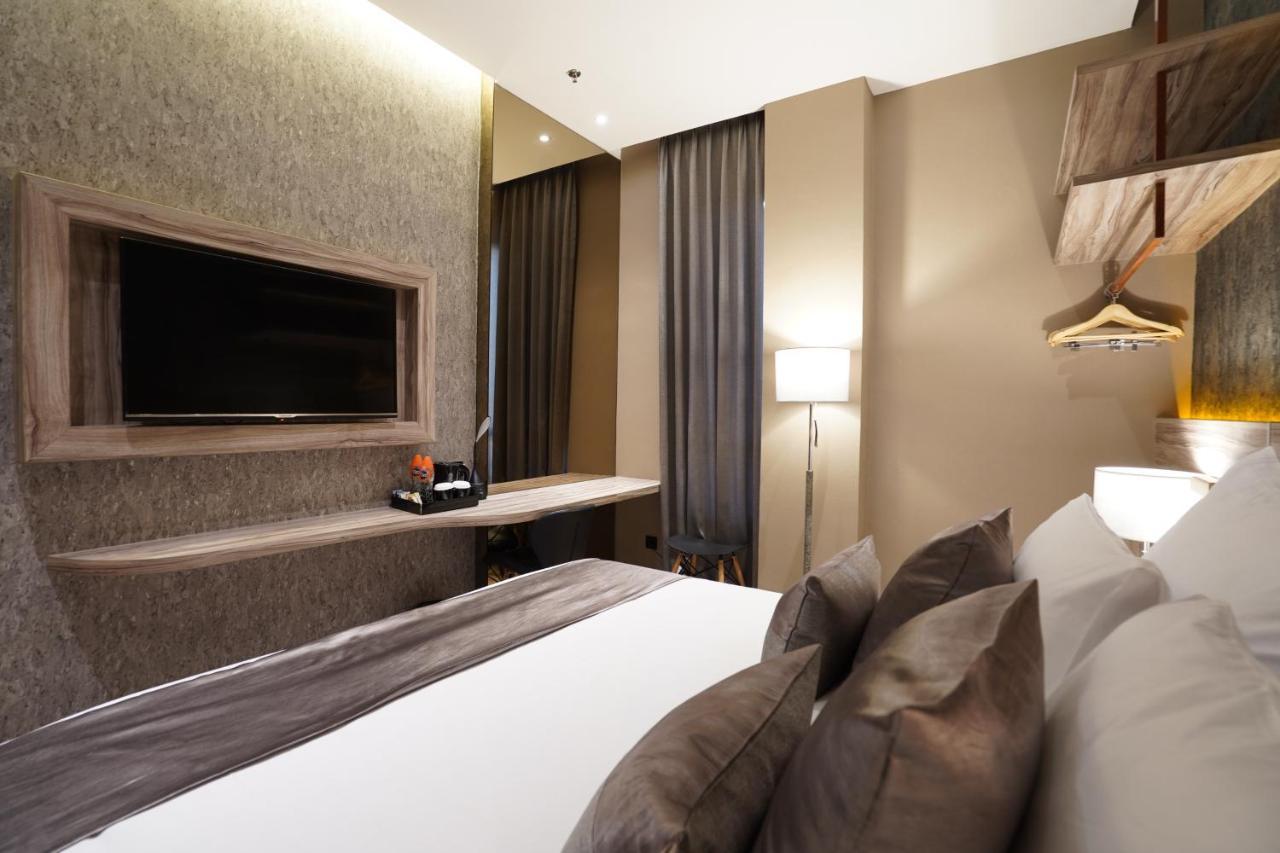 De Paris Hotel Медан Экстерьер фото