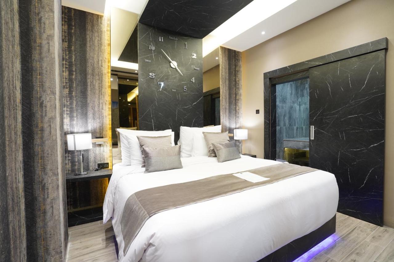 De Paris Hotel Медан Экстерьер фото