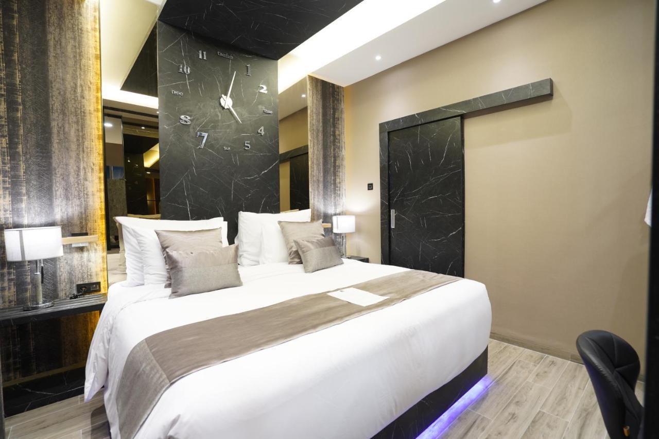De Paris Hotel Медан Экстерьер фото