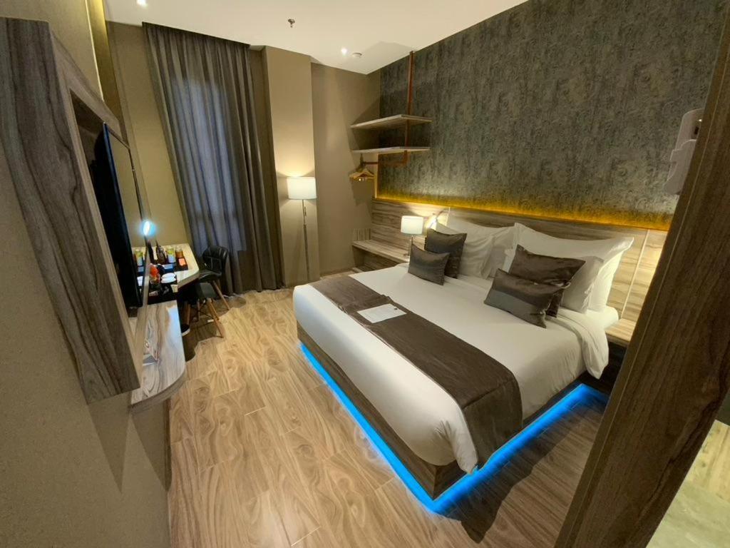 De Paris Hotel Медан Экстерьер фото